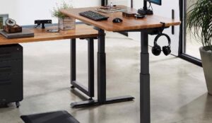مزایای میز ایستاده در محیط کار